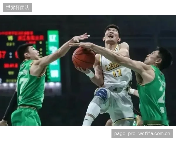 广厦队凭借窒息式防守锁定四强席位，孙铭徽组织串联盘活全队攻防转换。